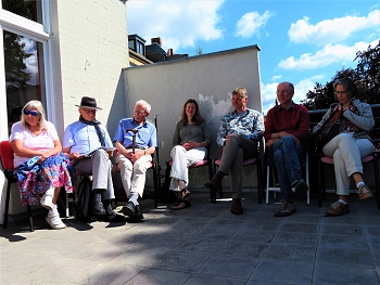 wie immer.. einige im Schatten andere im Sonnenlicht